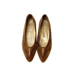 CHARLES JOURDAN | Vintage 1980s brown suede pumps